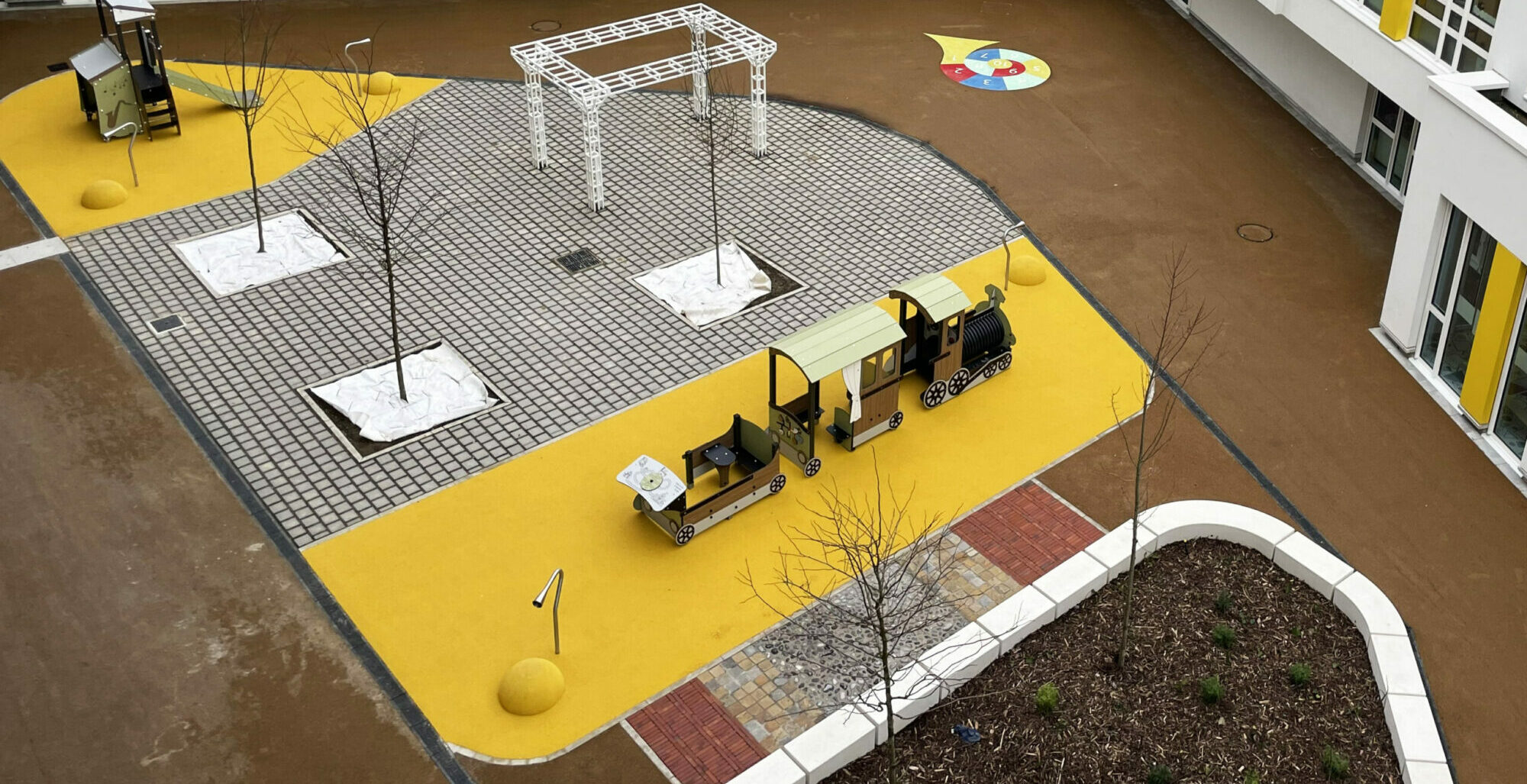 l'Hay-les-roses-cour école maternelle-coeur ilot